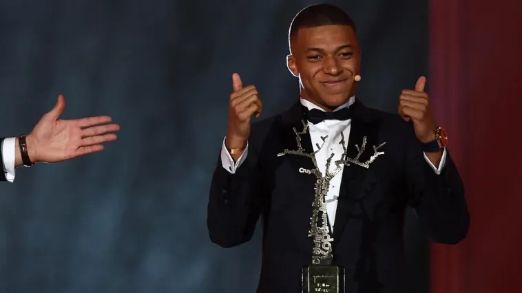 En quelle année Kylian Mbappé a-t-il remporté le Trophée Kopa du meilleur jeune joueur ?