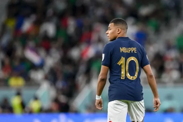 Quel joueur a déclaré que Kylian Mbappé était "le futur du football" ?