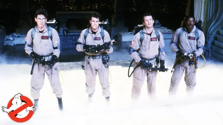 Qui a réalisé le film "Ghostbusters" sorti en 1984 ?