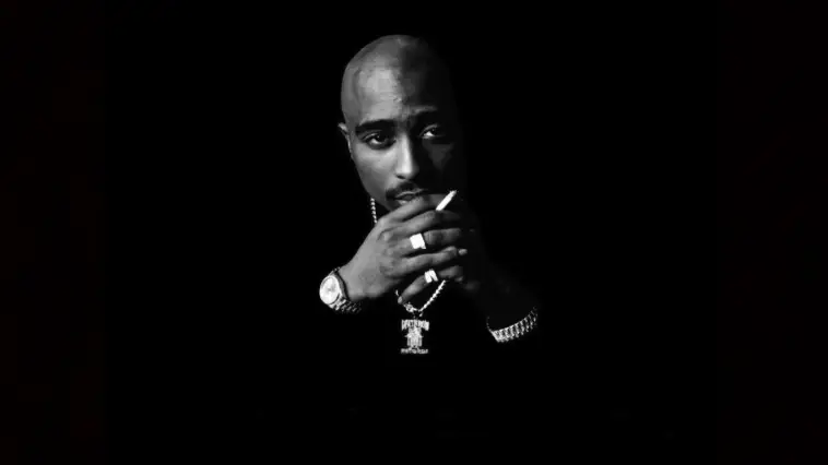 Quel album de Tupac Shakur, sorti sous Death Row Records, est devenu l'un des albums de rap les plus vendus de tous les temps ?