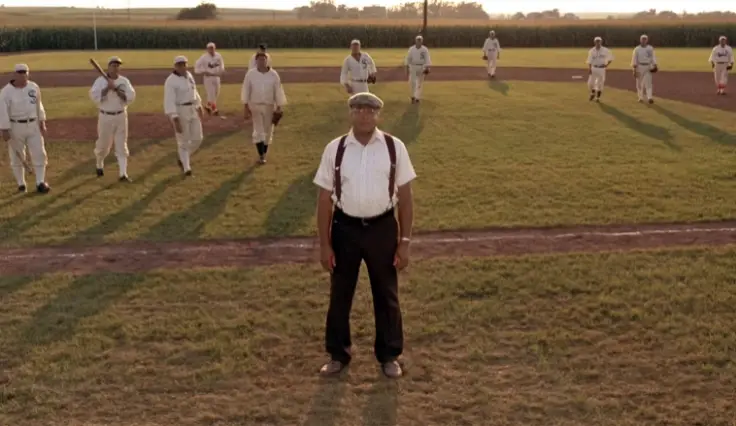 En plus de sa carrière de doubleur, James Earl Jones a également joué dans quel film de sport basé sur le baseball ?