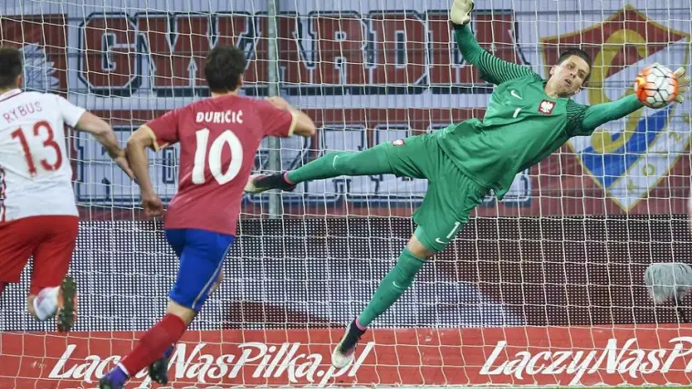 Wojciech Szczęsny a remporté plusieurs titres de champion dans sa carrière. Combien de fois a-t-il remporté le titre de Premier League avec Arsenal ?