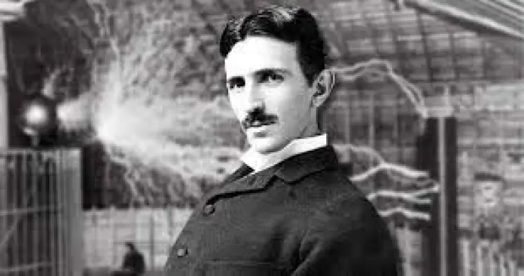 Dans quelle ville américaine se trouve le musée consacré à Nikola Tesla, qui préserve sa mémoire et ses inventions ?