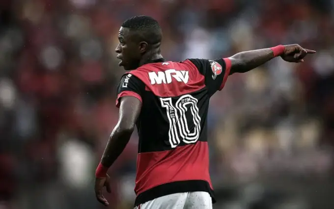 Avant de rejoindre le Real Madrid, pour quel club brésilien Vinícius Júnior jouait-il ?