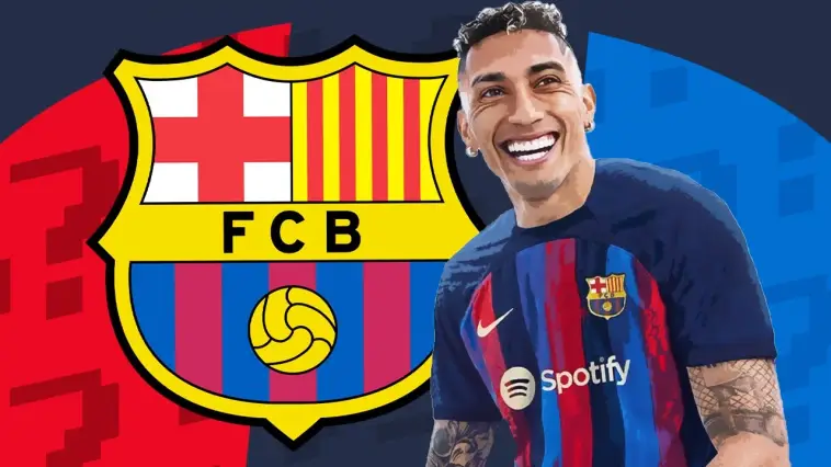 Qui était l'entraîneur de Barcelone lorsque Raphinha a signé avec le club ?